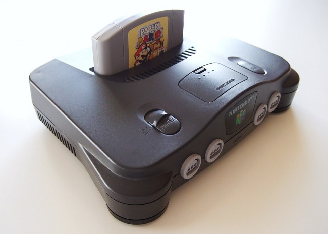 1008px-Nintendo 64 with Paper Mario