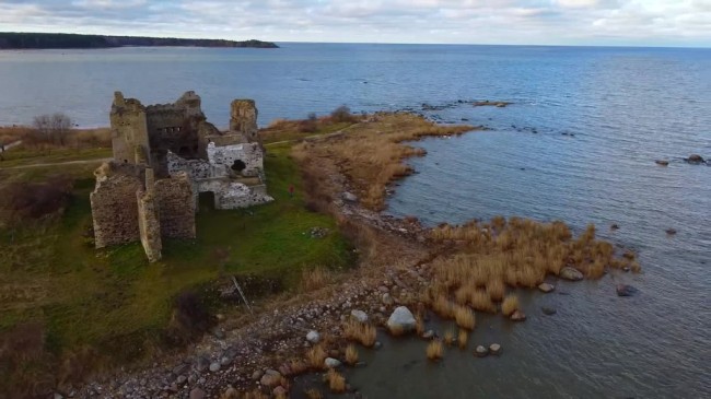 Toolse castle in Estonia (Fall 2021).webm