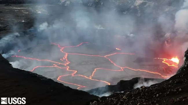 1000px--Halemaʻumaʻu lava lake USGS multimediaFile-1585.webm